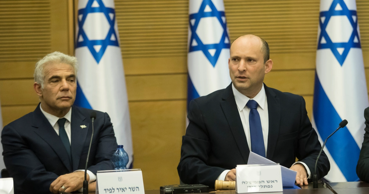 شلومو شامير: الحكومة الإسرائيلية في واد والمجتمع الدولي في وادي آخر