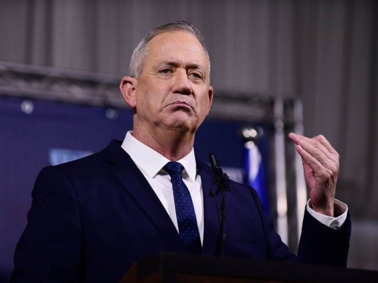 محلل عسكري إسرائيلي: إسرائيل تهدد إيران بمسدس فارغ من الذخيرة!