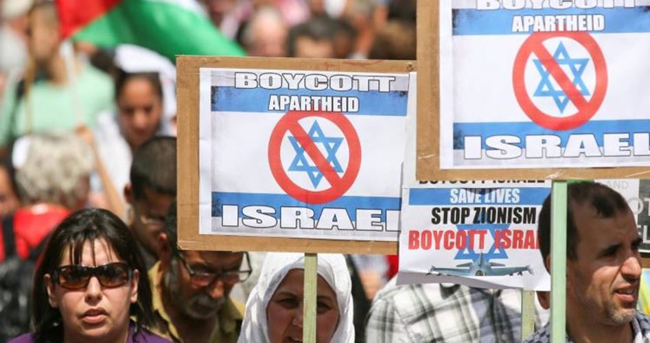 الكاتبة لينداو: العنصرية الرسمية ضد العرب ممنهجة ومهينة