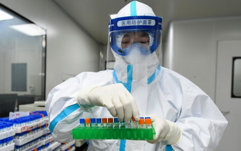 علاج صيني بالأعشاب ينجح مع كورونا 