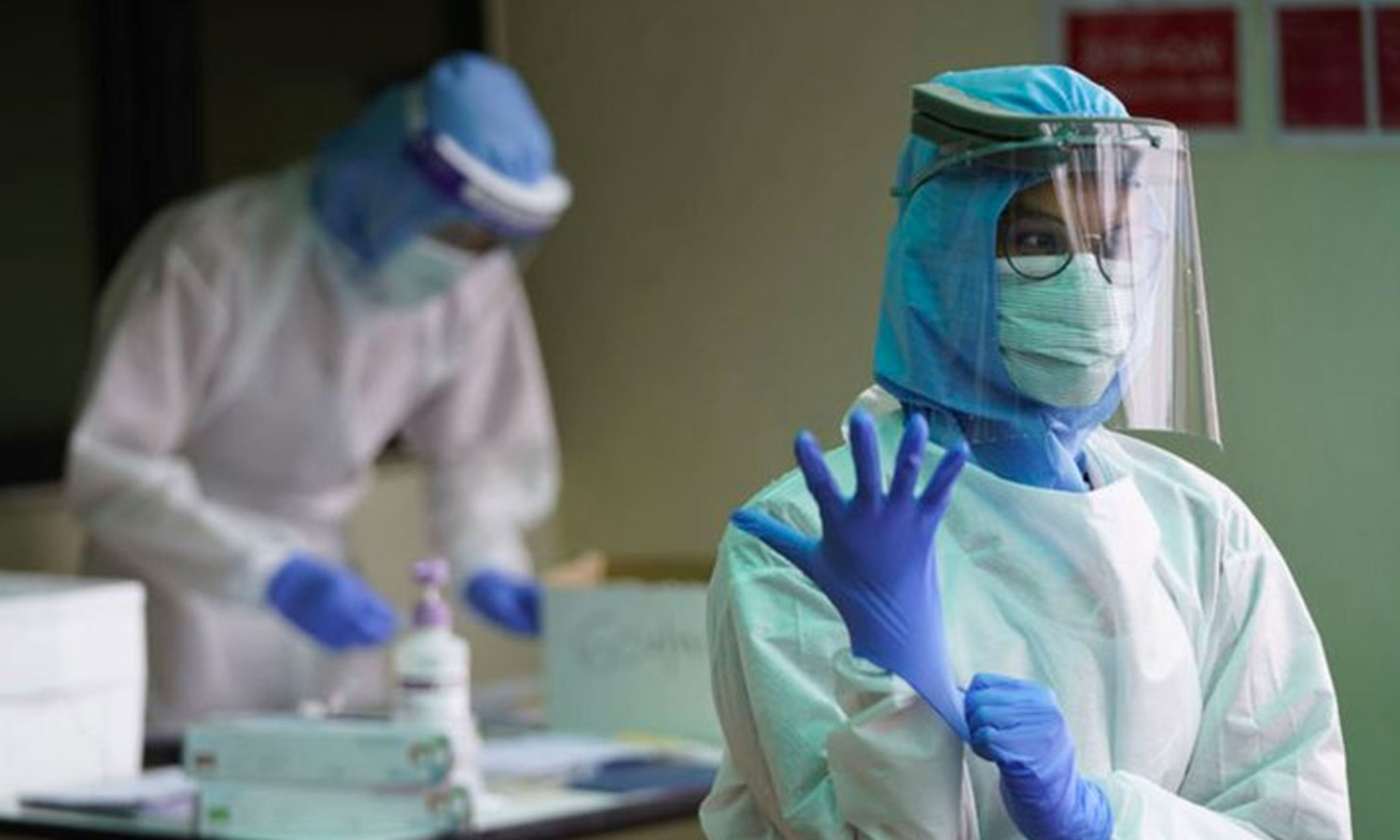 بشرى.. أوميكرون بداية النهاية لوباء كورونا